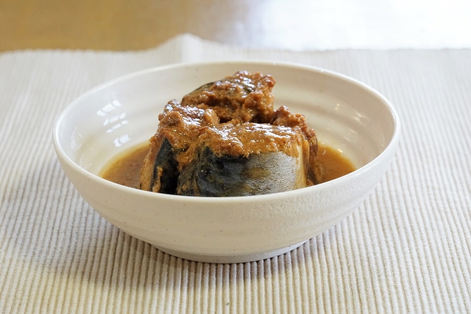良質なタンパク質の鯖缶