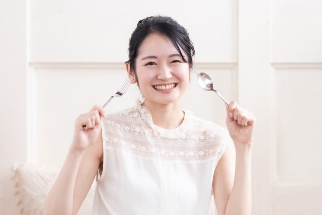 糖質制限ダイエット中の女性