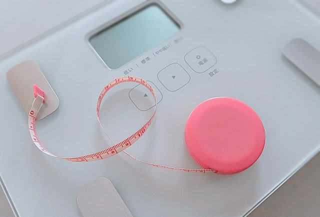メジャーと体重計