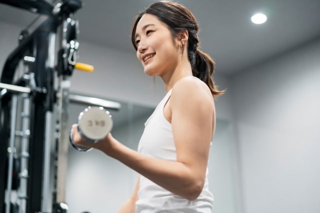 ジムに通う女性