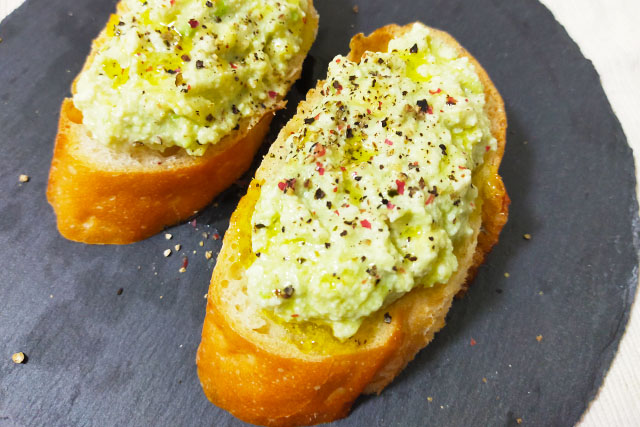 アボカドと豆腐のペースト