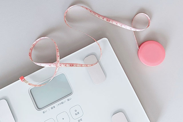 メジャーと体重計