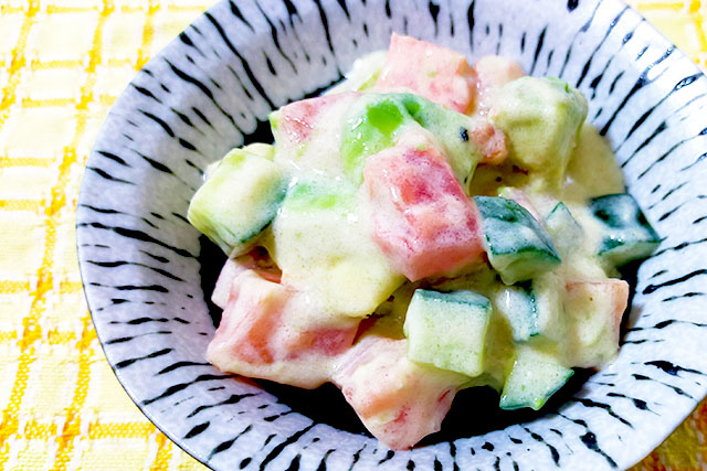 アボカドのヨーグルトサラダ