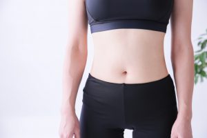 ウエストが引き締まった女性