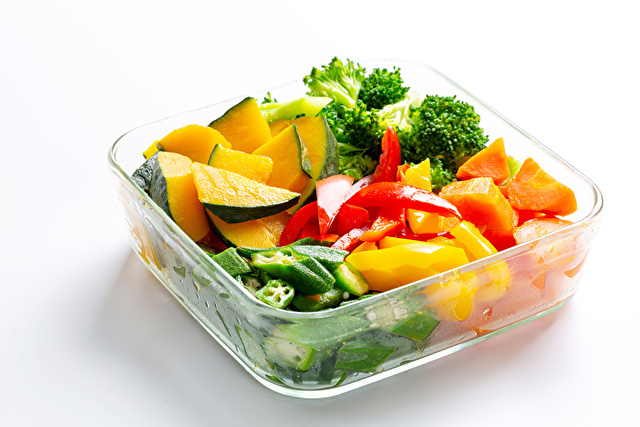 ダイエット中に食べるサラダ