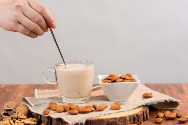 アーモンドミルク
