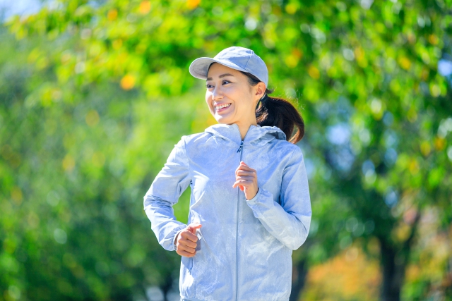 有酸素運動する女性