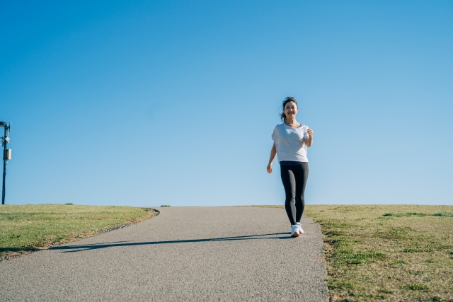 有酸素運動する女性