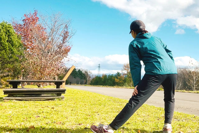 トレーニングする女性
